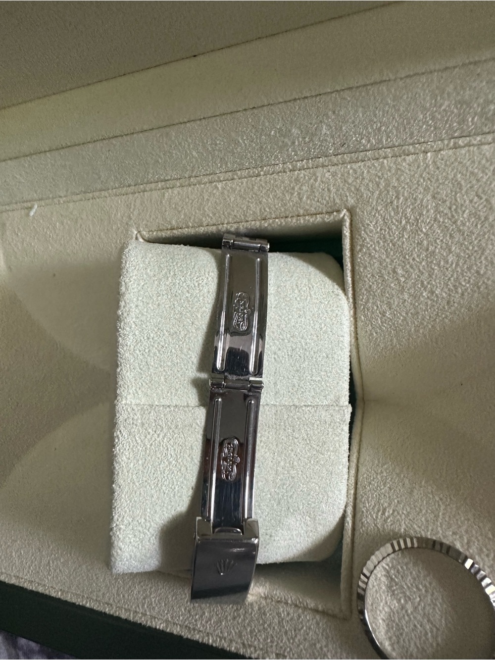 Ladies Rolex DateJust with diamond bezel also 18kt fluted bezel - Picture 4 of 11